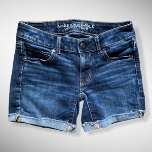 American Eagle Stretchy Midi Denim Shorts Size 00
